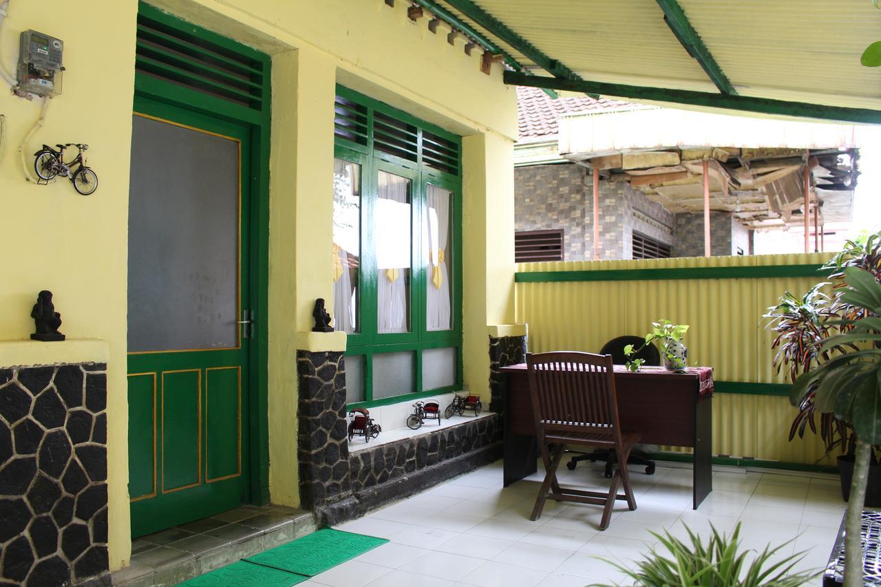 D'Santoso Homestay Yogyakarta Eksteriør billede