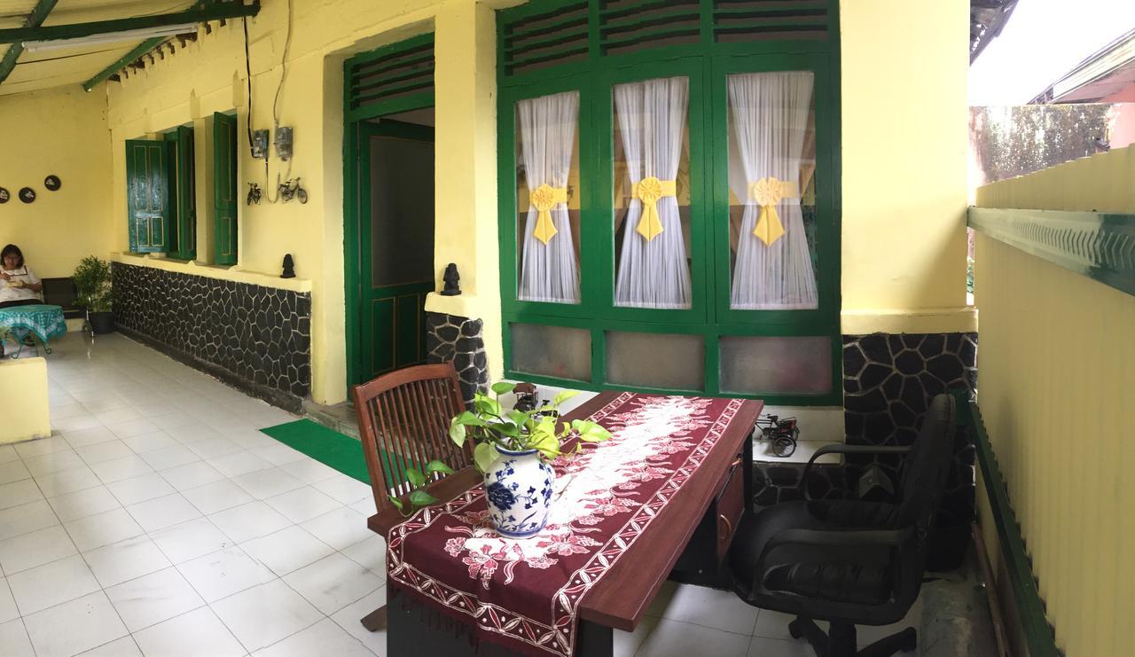 D'Santoso Homestay Yogyakarta Eksteriør billede